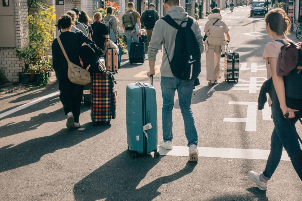 本を旅のお供に！非日常な旅先で読みたくなるおすすめ海外小説3選